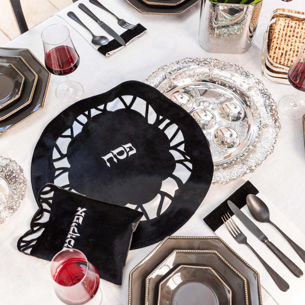 Velvet Flower Seder Set
